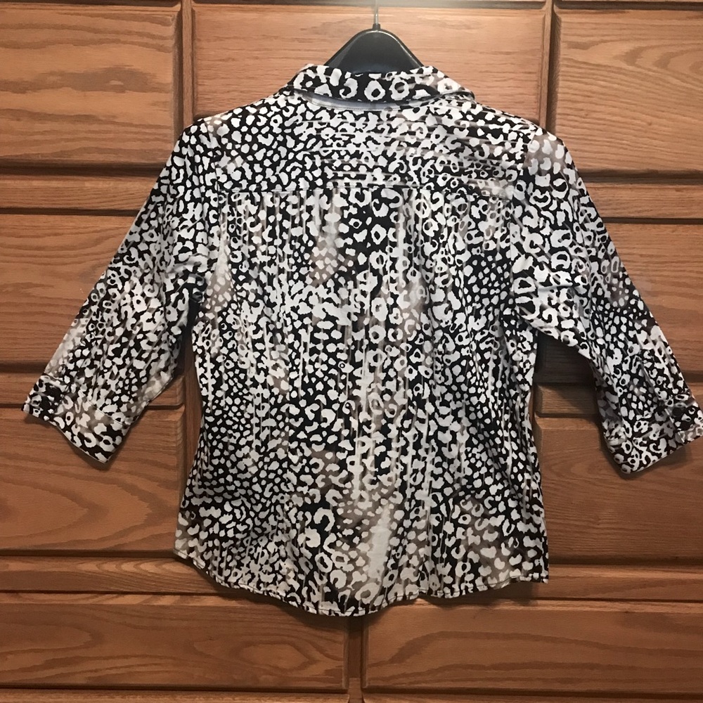 Dana Buchman woman’s blouse - Picture 7 of 7